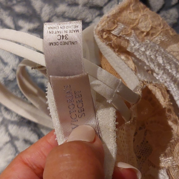 Victoria's Secret bra bundle 34 C unlined - Picture 2 of 4